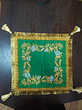 Скатертина зелена з вишивкою на 4 сторони 40×40см (габардин)