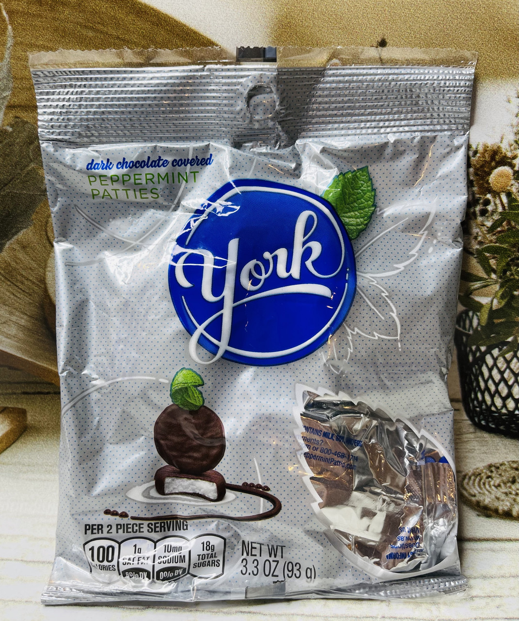 Шоколадні цукерки з м'ятною начинкою York Peppermint Patties