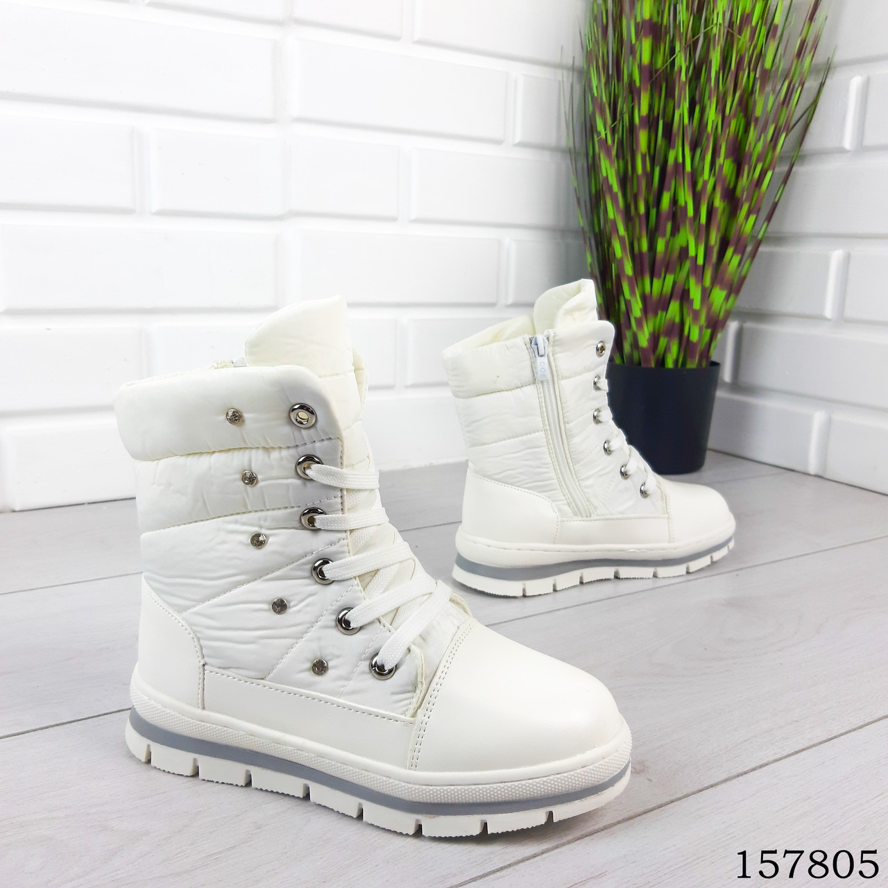 Дитячі, підліткові чоботи зимові на шнурках, білого кольору з екошкіри та плащової тканини, всередині тепле екоче хутро.