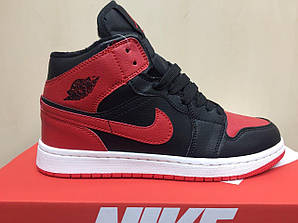 Зимові чоловічі кросівки Jordan 1 Retro Winter Bred на хутрі