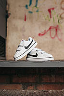 Кеды и кроссовки детские для мальчиков белые с черным Nike Capri. Обувь детская мальчиковая Найк Капри белые