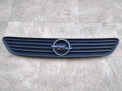 Решітка Opel Astra G GM 90 588 120