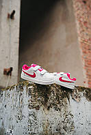 Найк Капрі Стильні дитячі кросівки для дівчинки білі з рожевим. Взуття для дітей білі Nike Capri