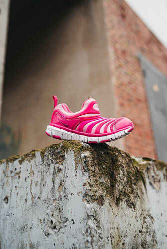 Nike dynamo free pink hotsell