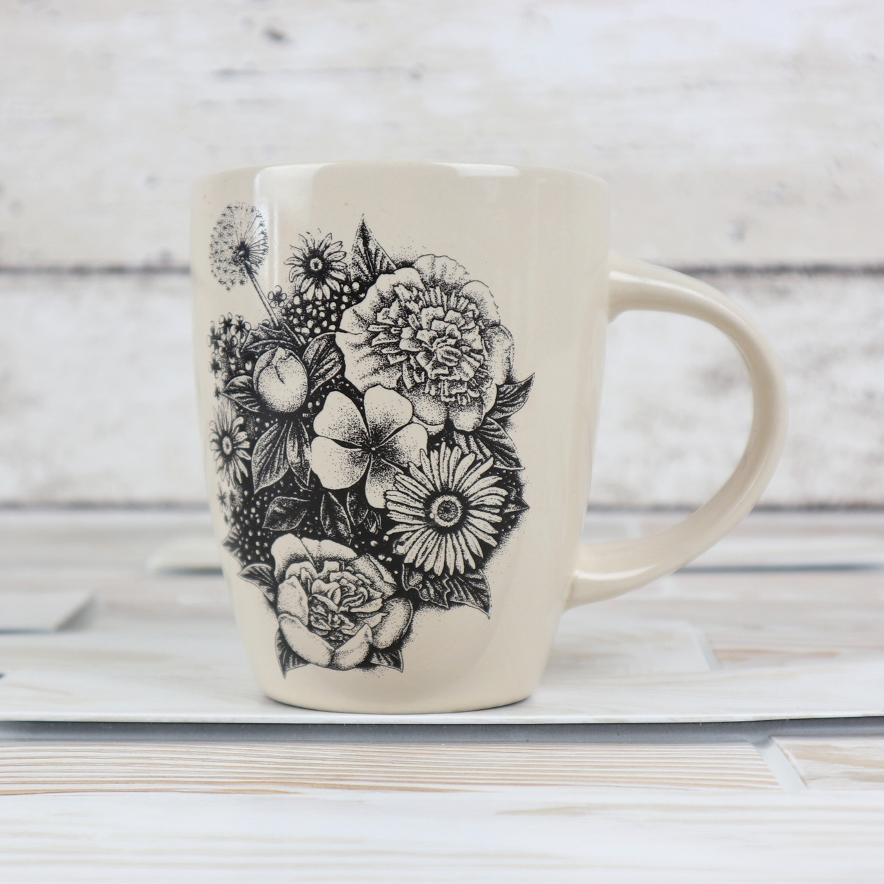 Чашка керамическая с уникальным дизайном деколь цветы Белая - фото 2 - id-p1501437074