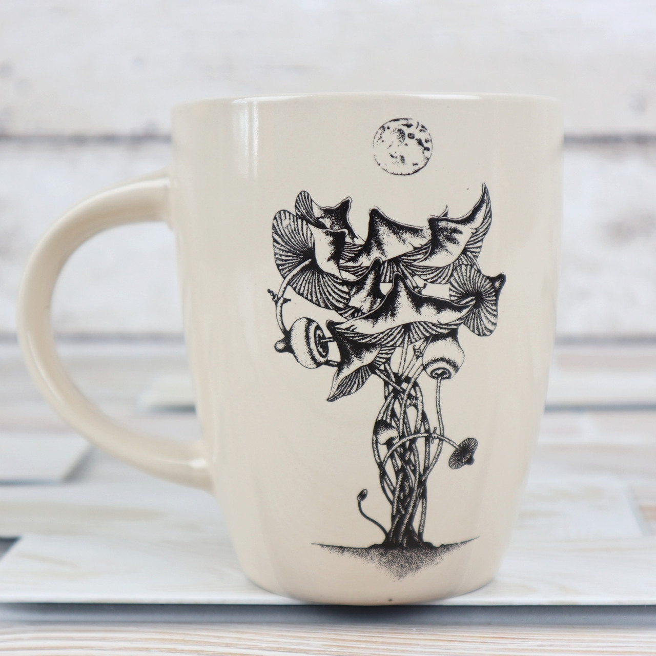 Чашка керамическая с уникальным дизайном деколь грибы Белая - фото 1 - id-p1501444254