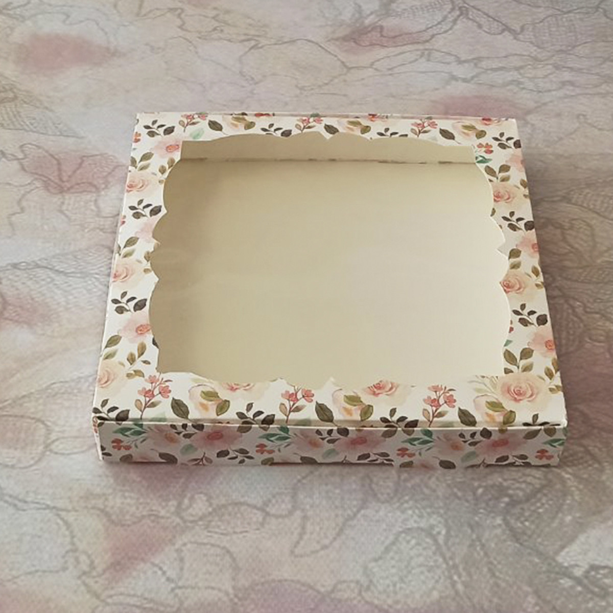 Коробка для пряників із віконцем 20*20 см Троянди, фото 1