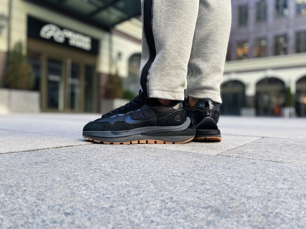 Кросівки жіночі Nike Vaporwaffle Sacai "Black Gum" / DD1875-001