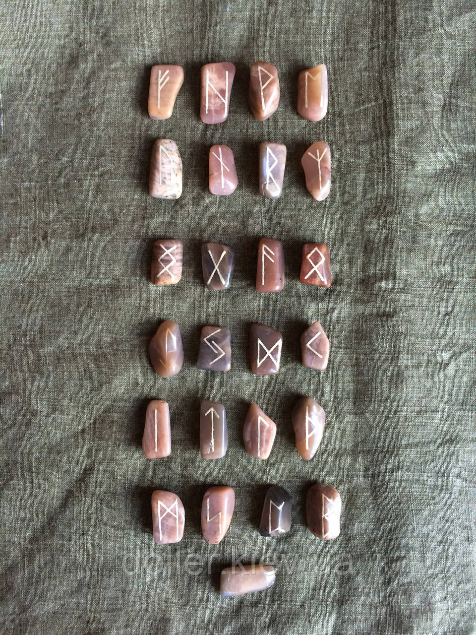 Руни з каменю, 25 символів (L). Місячний камінь. Premium Quality.