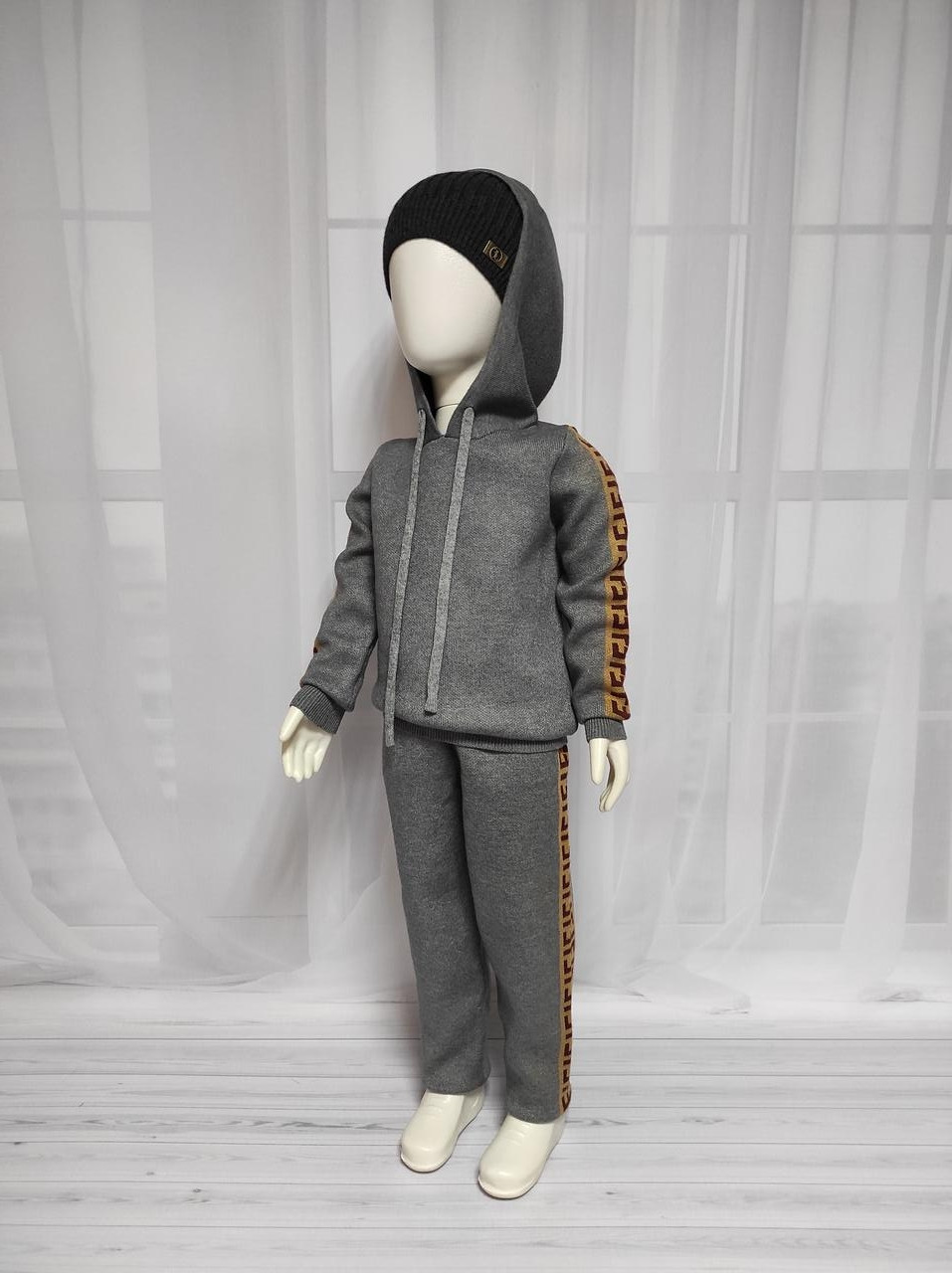 Дитячий сірий в'язаний костюм Fendi для хлопчика