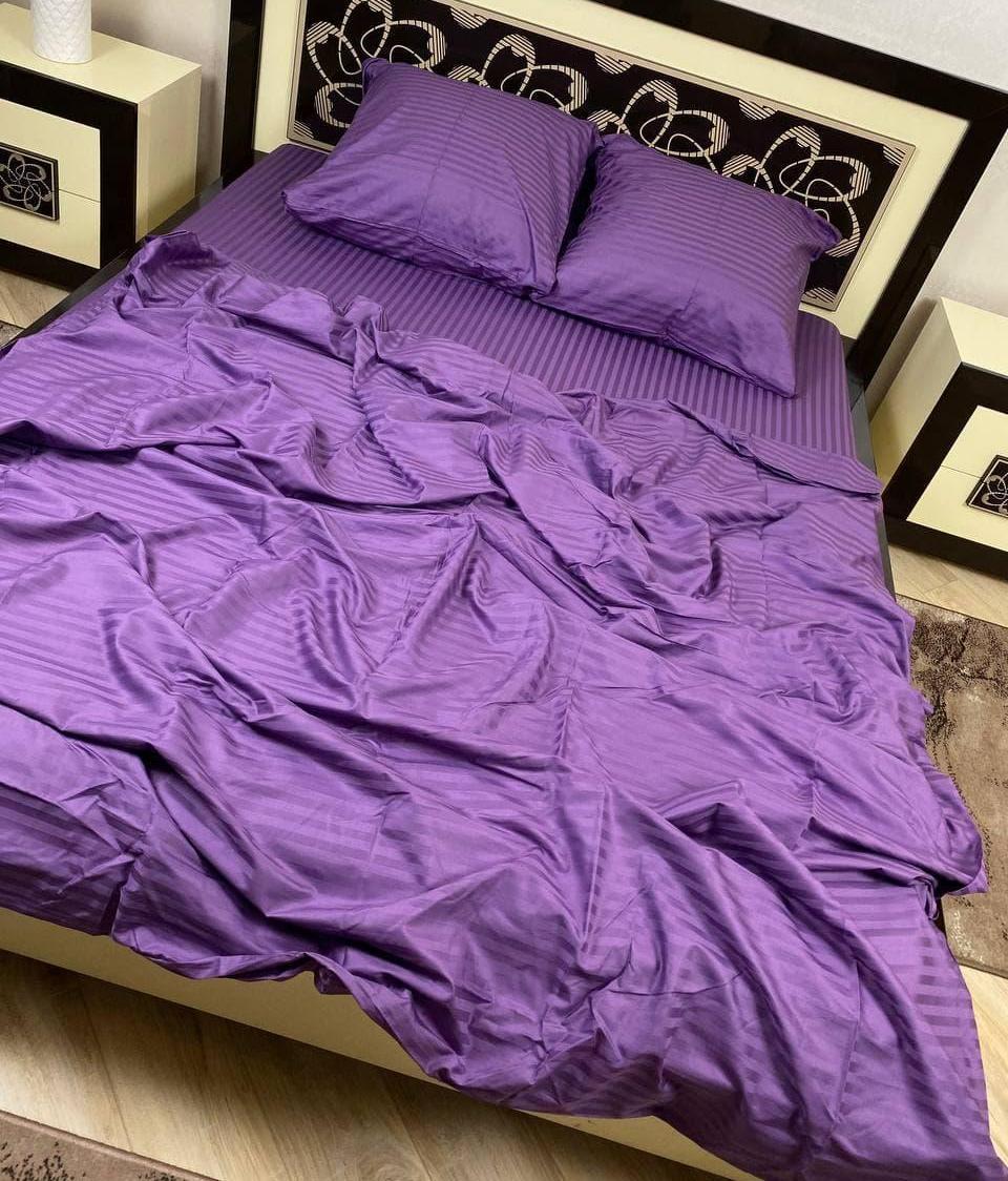 Євро КПБ з страйп-сатину фіолетового кольору з простирадлом на резинці 160х200х20