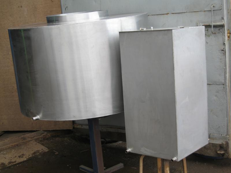 Продаж металевих ємностей