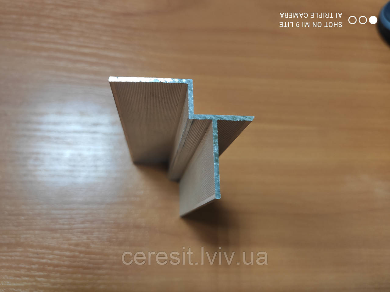 Тіньовий профіль шириною 10мм  (2,5 м пог)