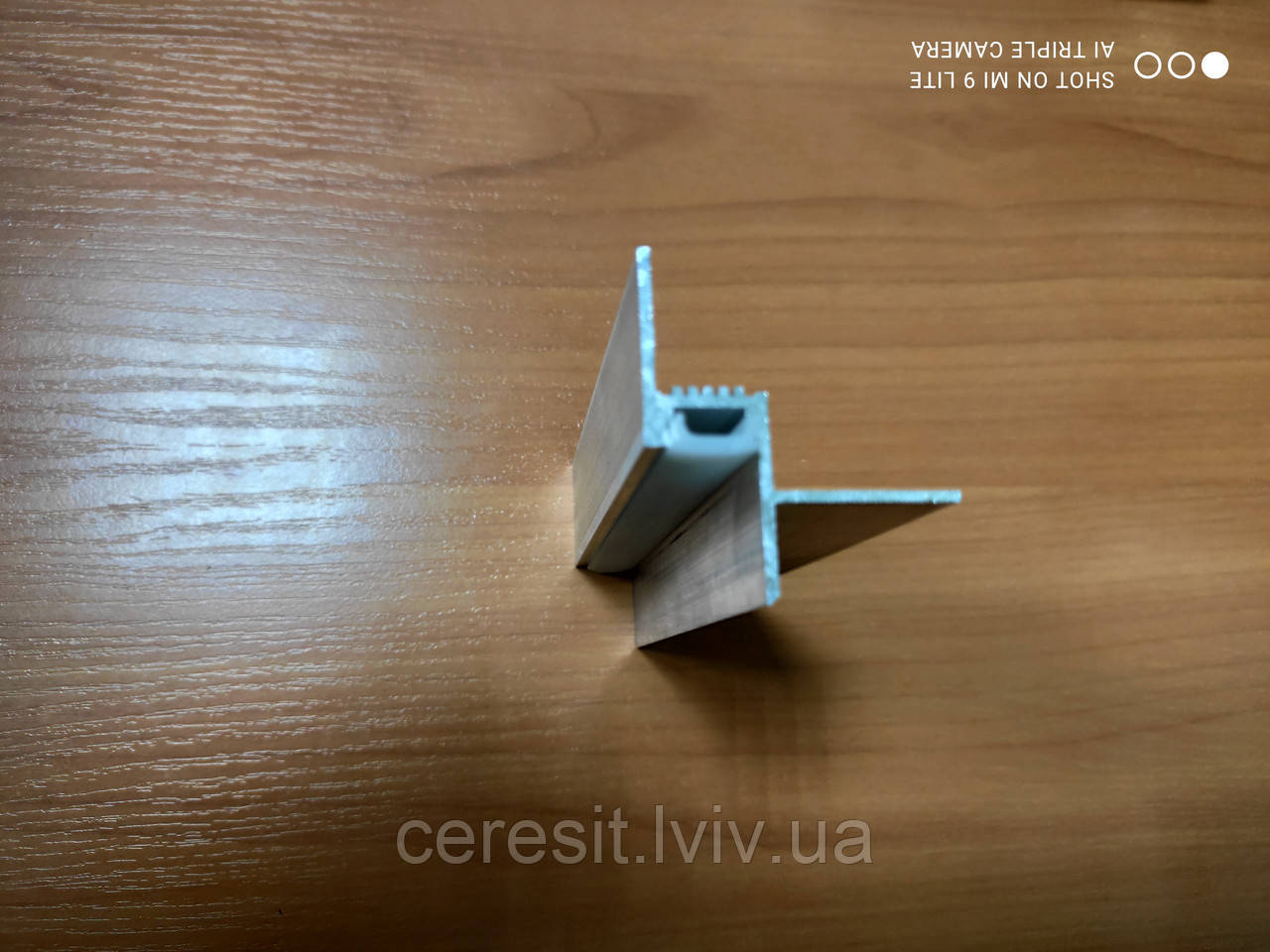 Тіньовий профіль з лед підсвіткою та розсіювачем  (2,5 м пог)