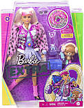 Лялька Барбі Екстра Barbie Extra Doll #8 модниця в блискучій куртці з пухнастими рукавами GYJ77 Оригінал, фото 2