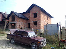 Вид дома спереди