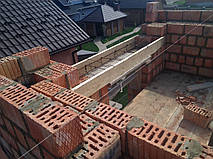 Перемычки армированы каркасами