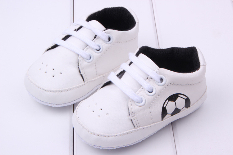 Дитячі черевики-кросівки.Перша взуття для малюків.