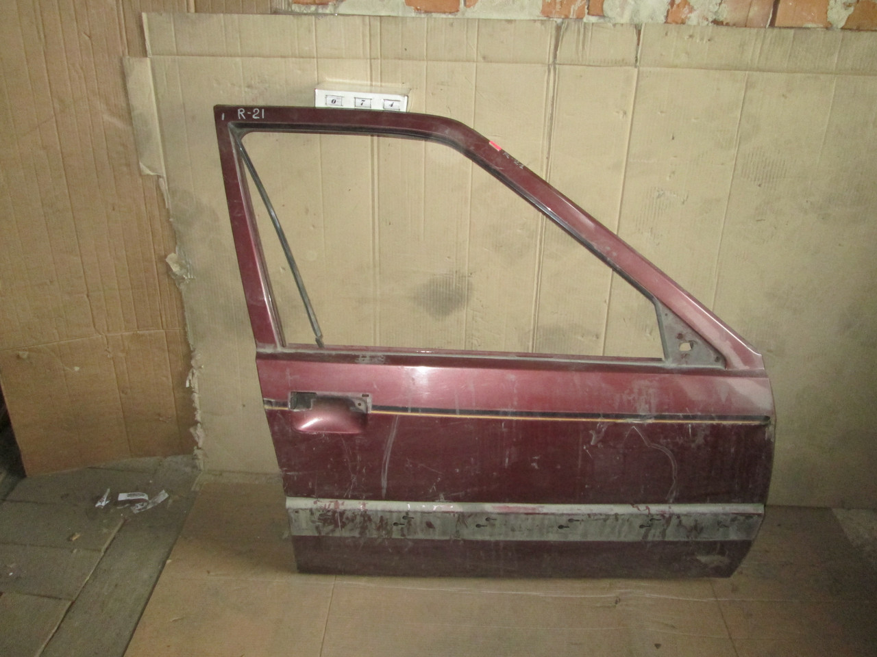 No74 Б/у двери передние правые для Renault 21 1986-1995(Дефект)