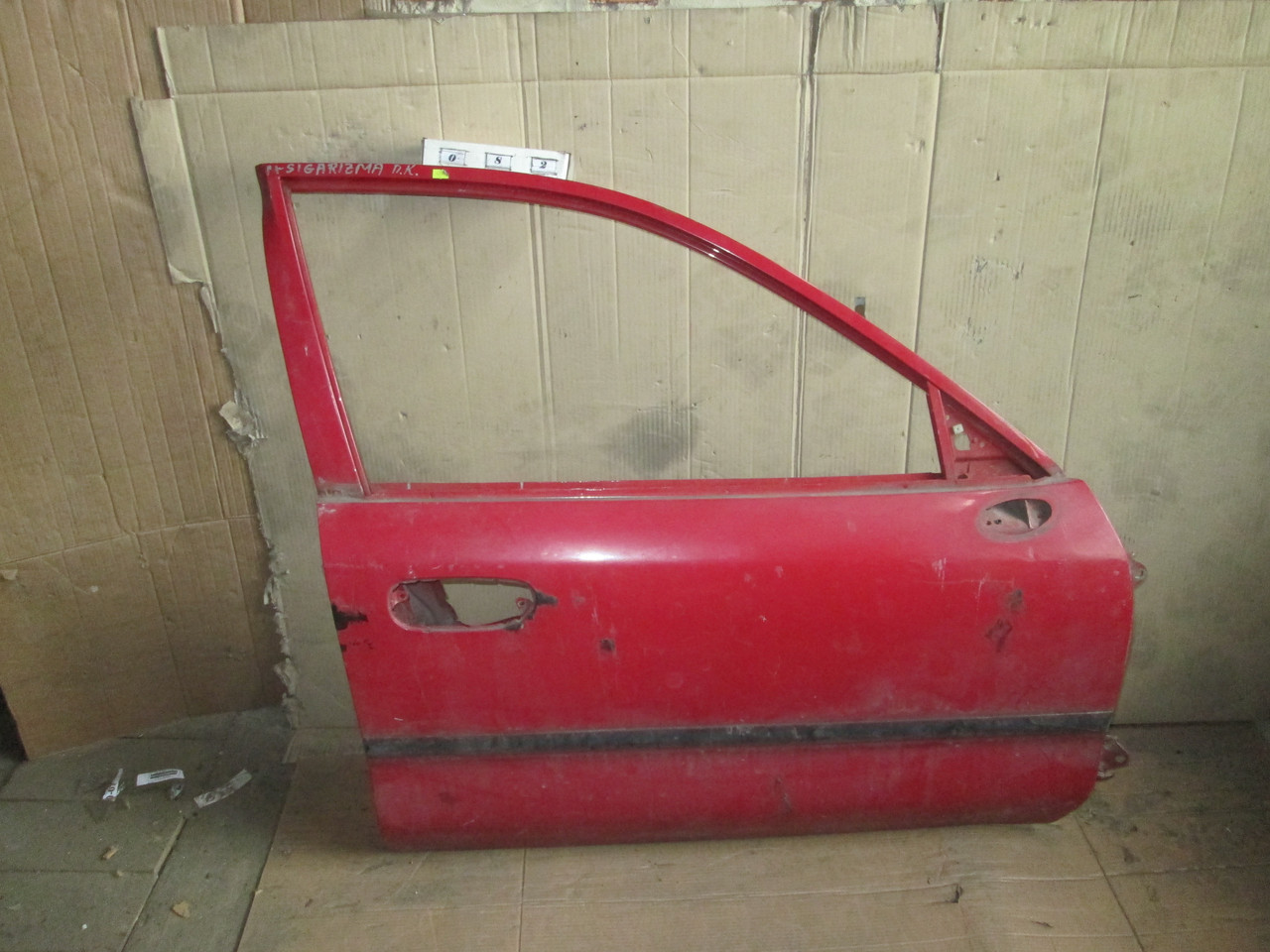 No82 Б/дод передні праві для Mitsubishi Carisma 1995-2004