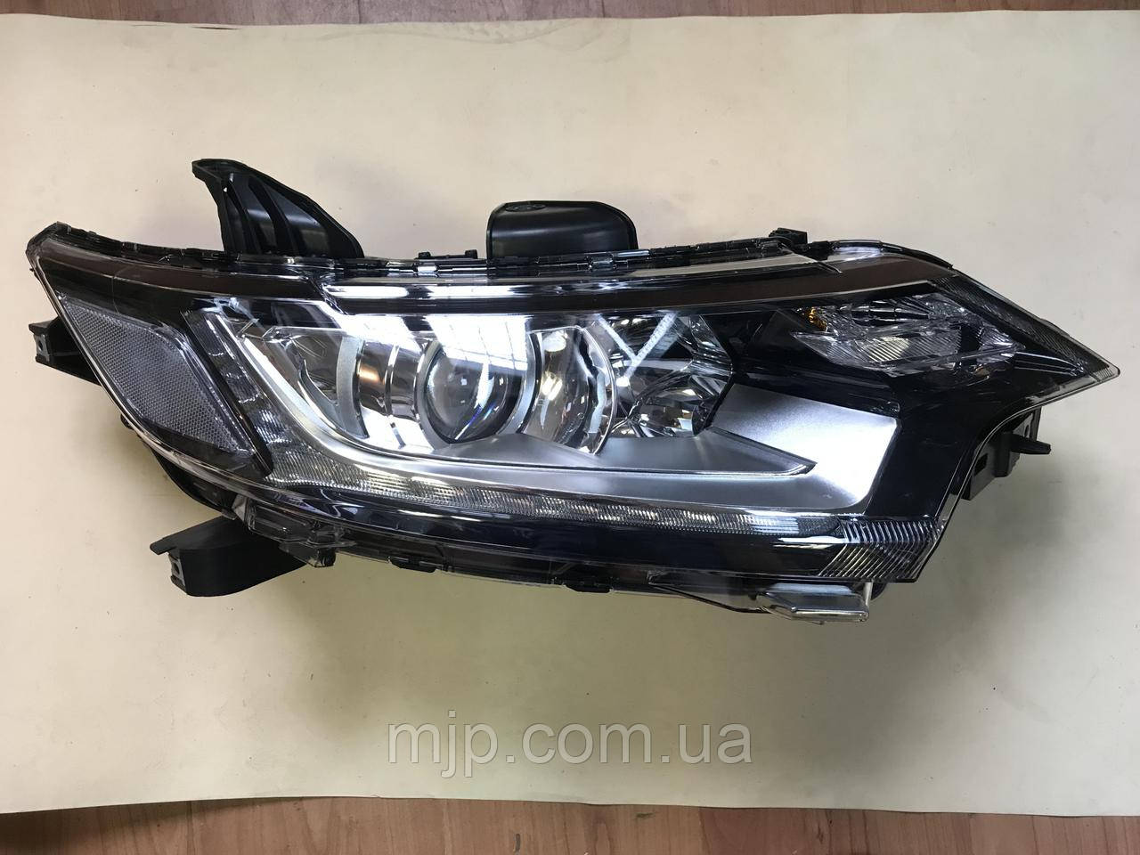 Фара права MATOMI 8301C854