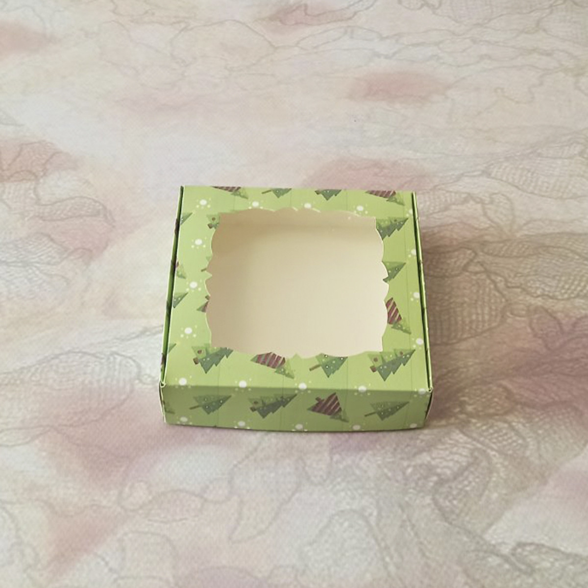 Коробка для пряників із віконцем 12*12 см Ялинки, фото 1