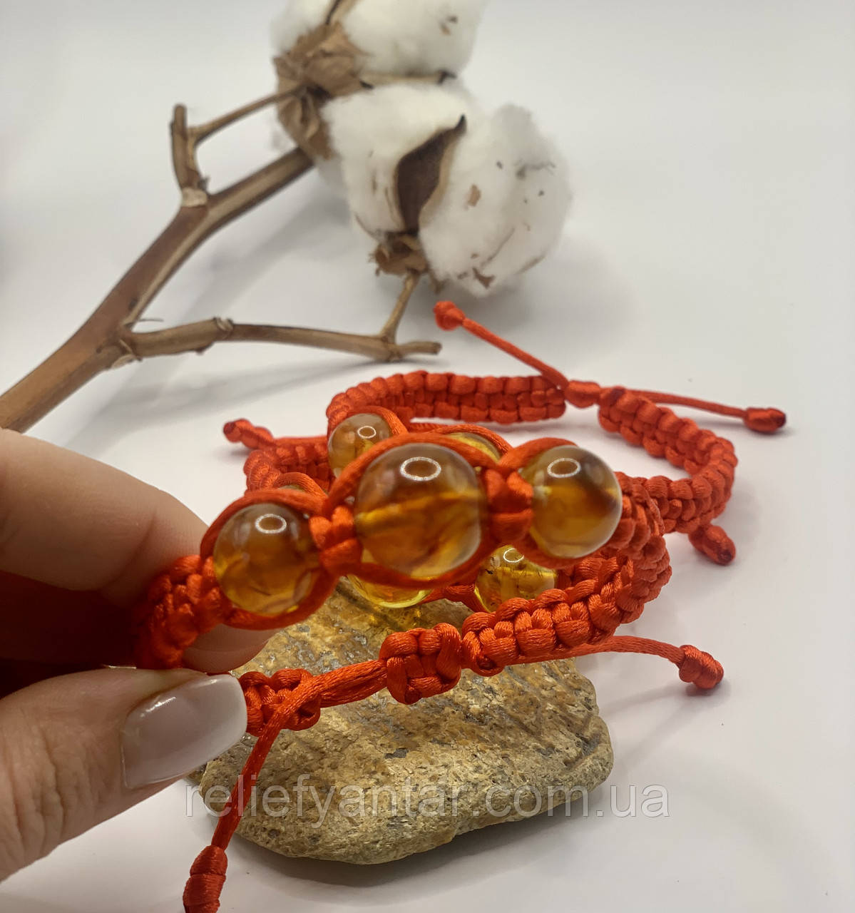 Браслет шамбалу з бурштину з червоною ниткою, браслет шамбалу з бурштину, фото 1