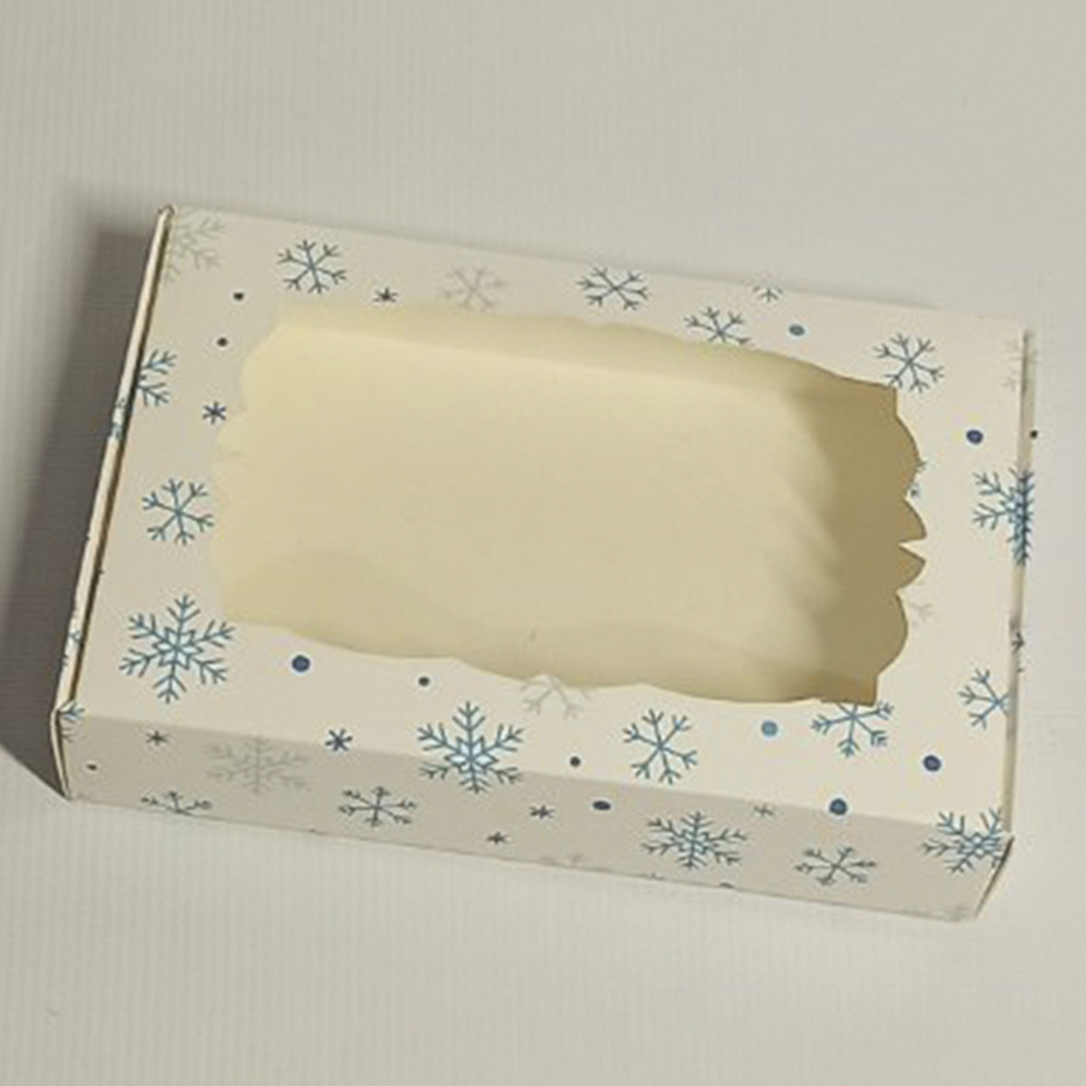 Коробка для пряників із віконцем 20*30 см сніжинки, фото 1