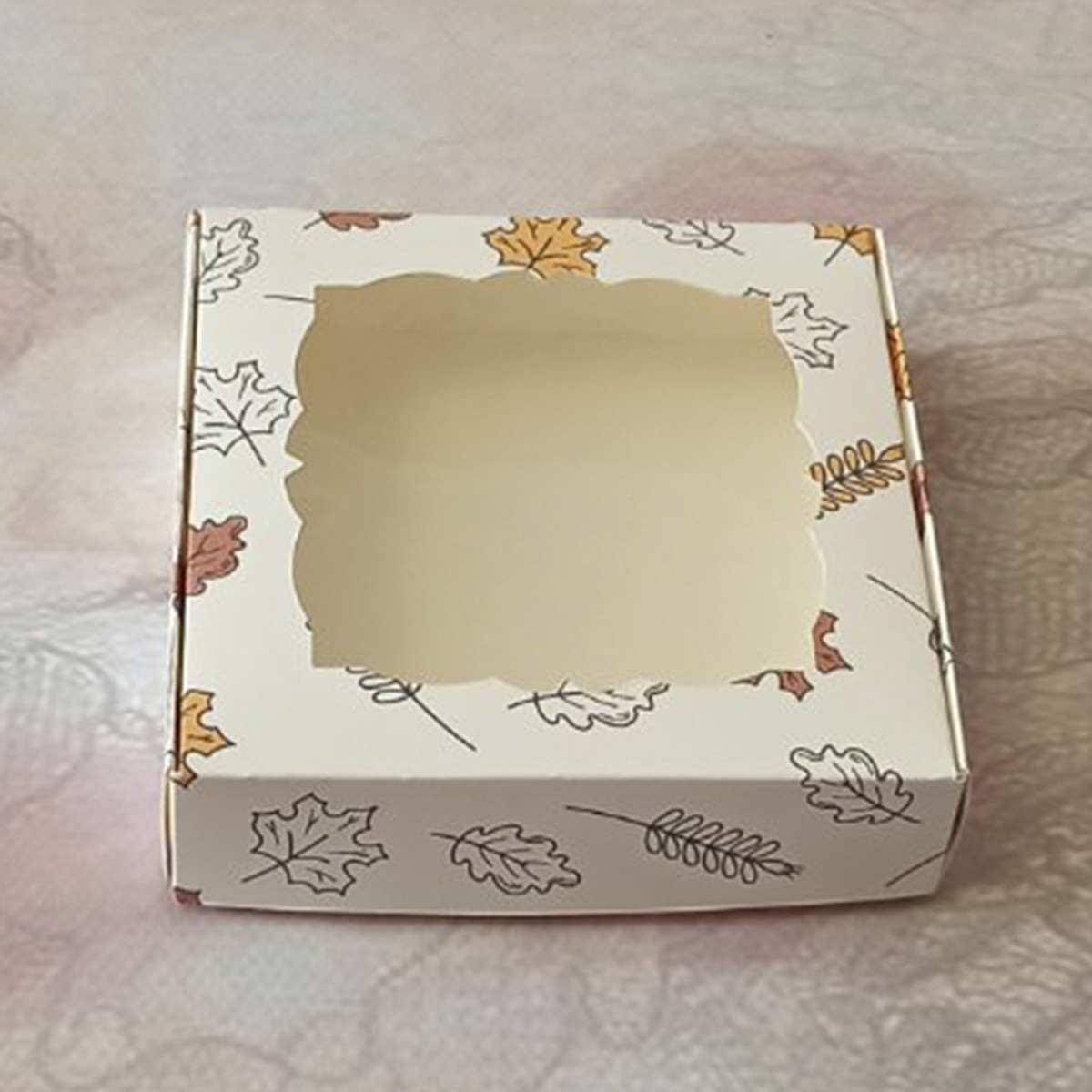 Коробка для пряників із віконцем 15*15 см Лист, фото 1