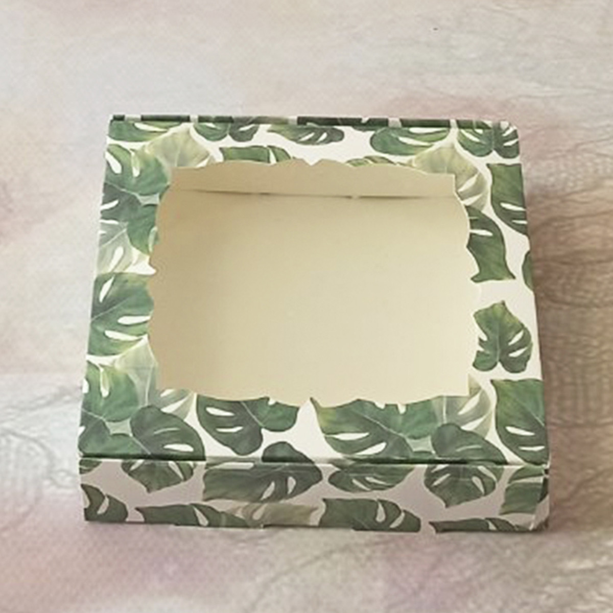 Коробка для пряників із віконцем 15*15 см Монстера, фото 1