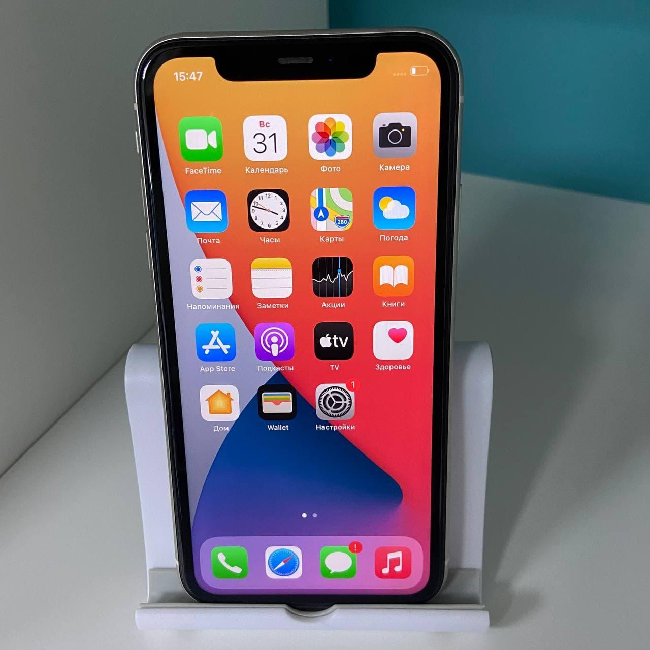 БУ Смартфон Apple iPhone 11 128GB білий