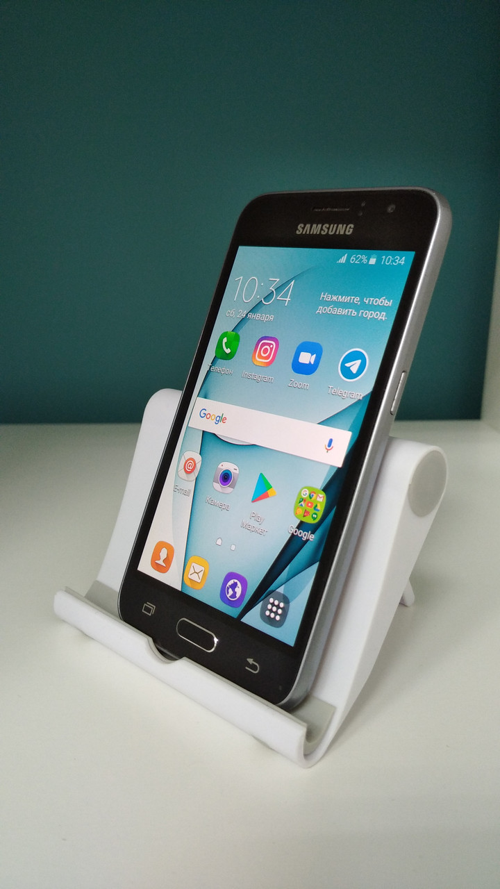 БУ телефон Samsung Galaxy J1 2016 SM-J120H 1/8 Gb чорний