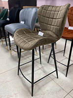Полубарный стул В-22 велюр (бархат) капучино матовый, на металлических черных ногах 65 см