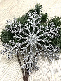 Новорічна прикраса — сніжинка срібло (26 см)