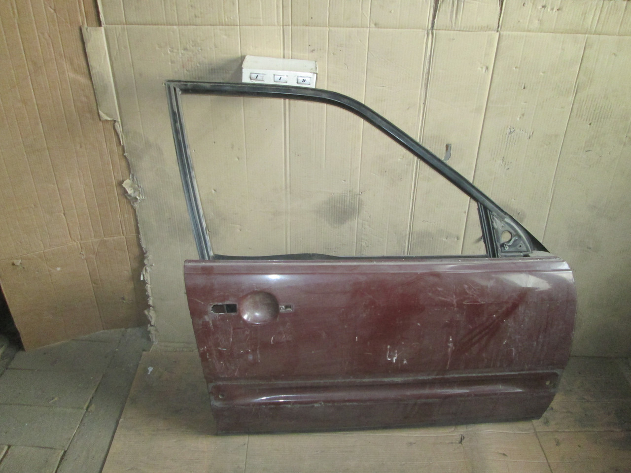 №119 Б/у Дверь передняя правая для Audi 100 C3 1982-1988