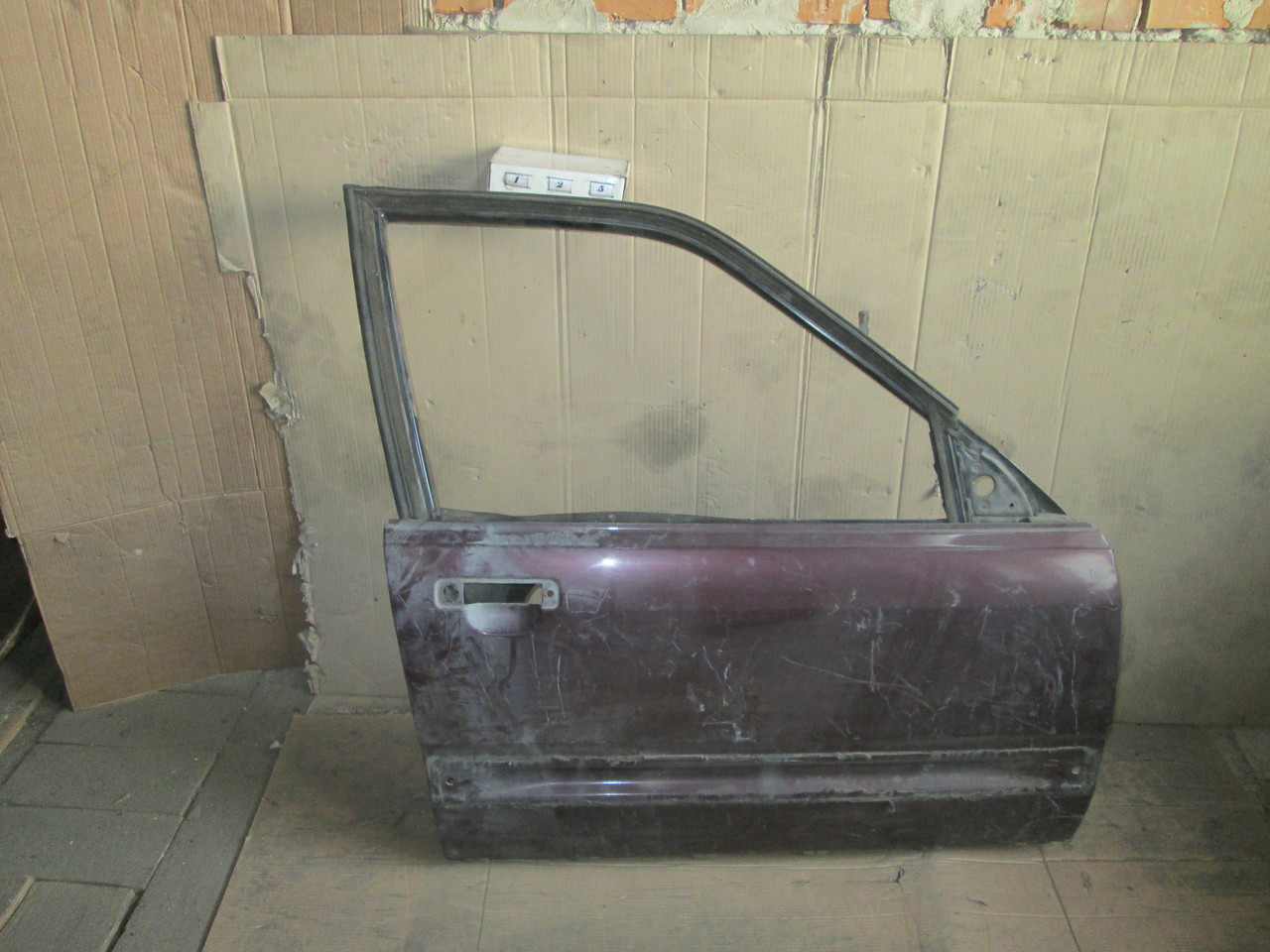 No125 Б/у Двері передня права для Audi 100 C3 1982-1988