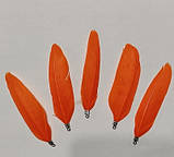 Пір'я-заготовки Натуральні декоративні Гусячі пір'я Колір Помаранчевий 7-8 см, фото 3