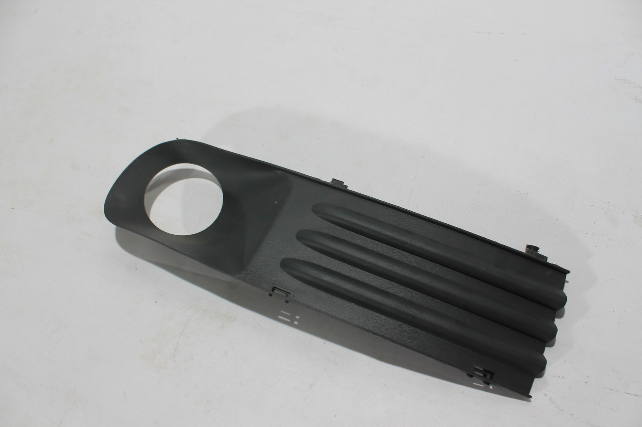 Вставка в бампер під протитуманку права VW T-5 2003-2010, фото 1