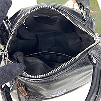 Жіноча шкіряна сумка бочонок через плече Polina & Eiterou чорна, фото 10