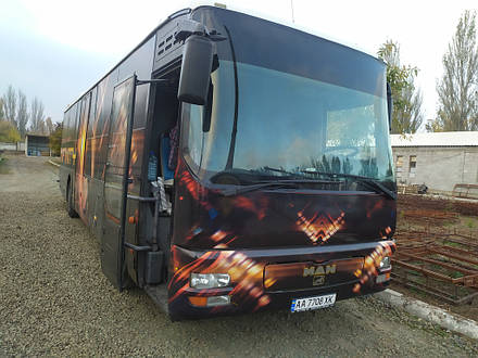 Производство и замена лобового стекла триплекс на автобусе MAN A51 18.310 HOCL в Никополе (Украина).