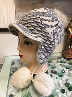 Шапка-ушанка с козырьком и натуральным бубоном для девочки, шерстяная, размер 53-55, цвет меланж бежевый