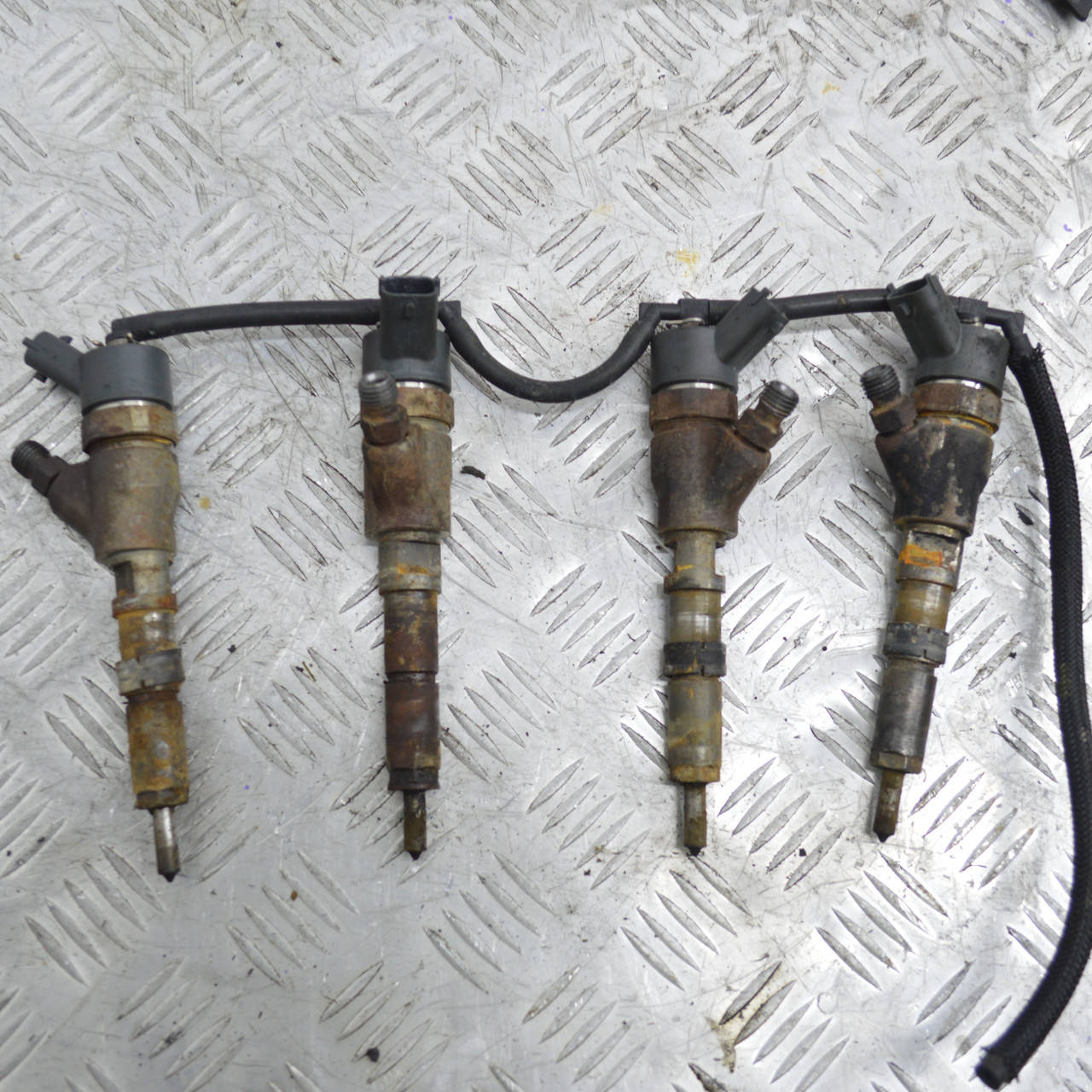 

Форсунка Peugeot 2.0 HDI 206 306 307 406 607 Boxer Expert Partner Пежо Експерт BOSCH 0445110076 9641742880