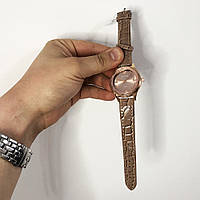 Стильные бежевые наручные часы женские. С блестящем ремешком. В чехле. OK-459 Модель 81121 (WS)
