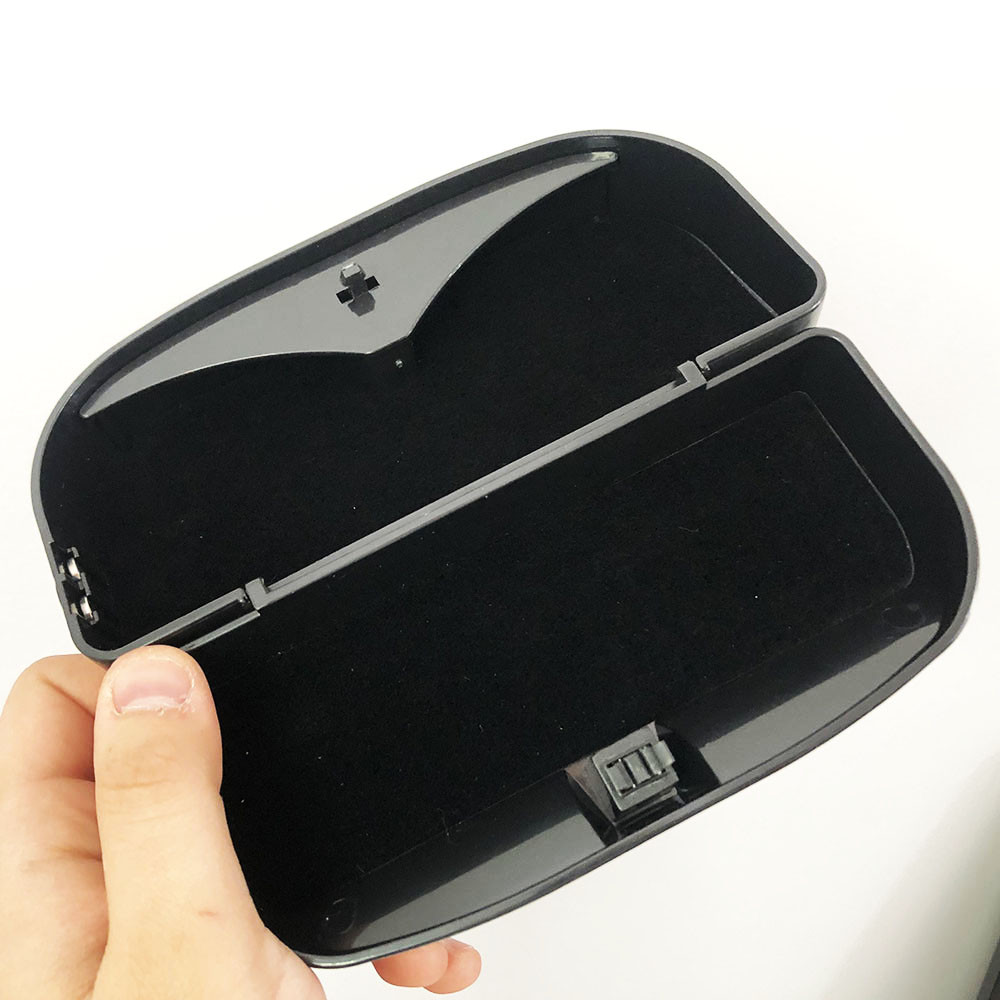 Футляр для окулярів в машину Visor Clamp магнітний. Колір чорний