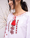Вишита блуза "Яринка" з червоною вишивкою, фото 2