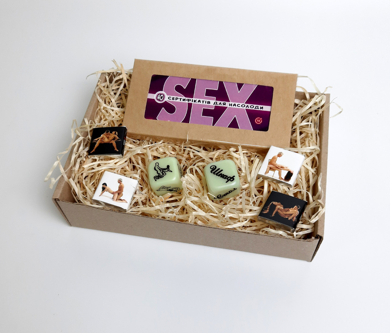 Гра-набір для дорослих "Виконання бажань": сертифікат на 40 еротичних бажань, кубики і камасутра