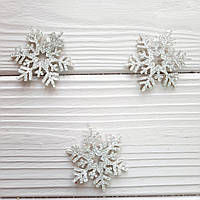 Сніжинка з екошкіри загострена, колір срібло. 4.2 см