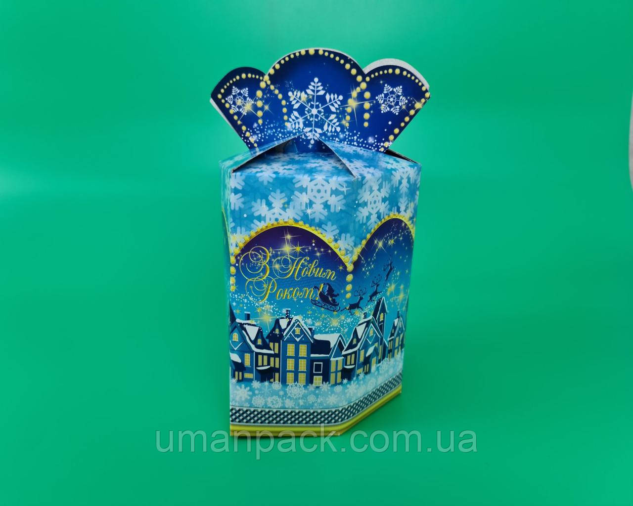 Новорічна подарункова картонна упаковка для цукерок №212 (700гр) Новорічні будинку (1 шт)