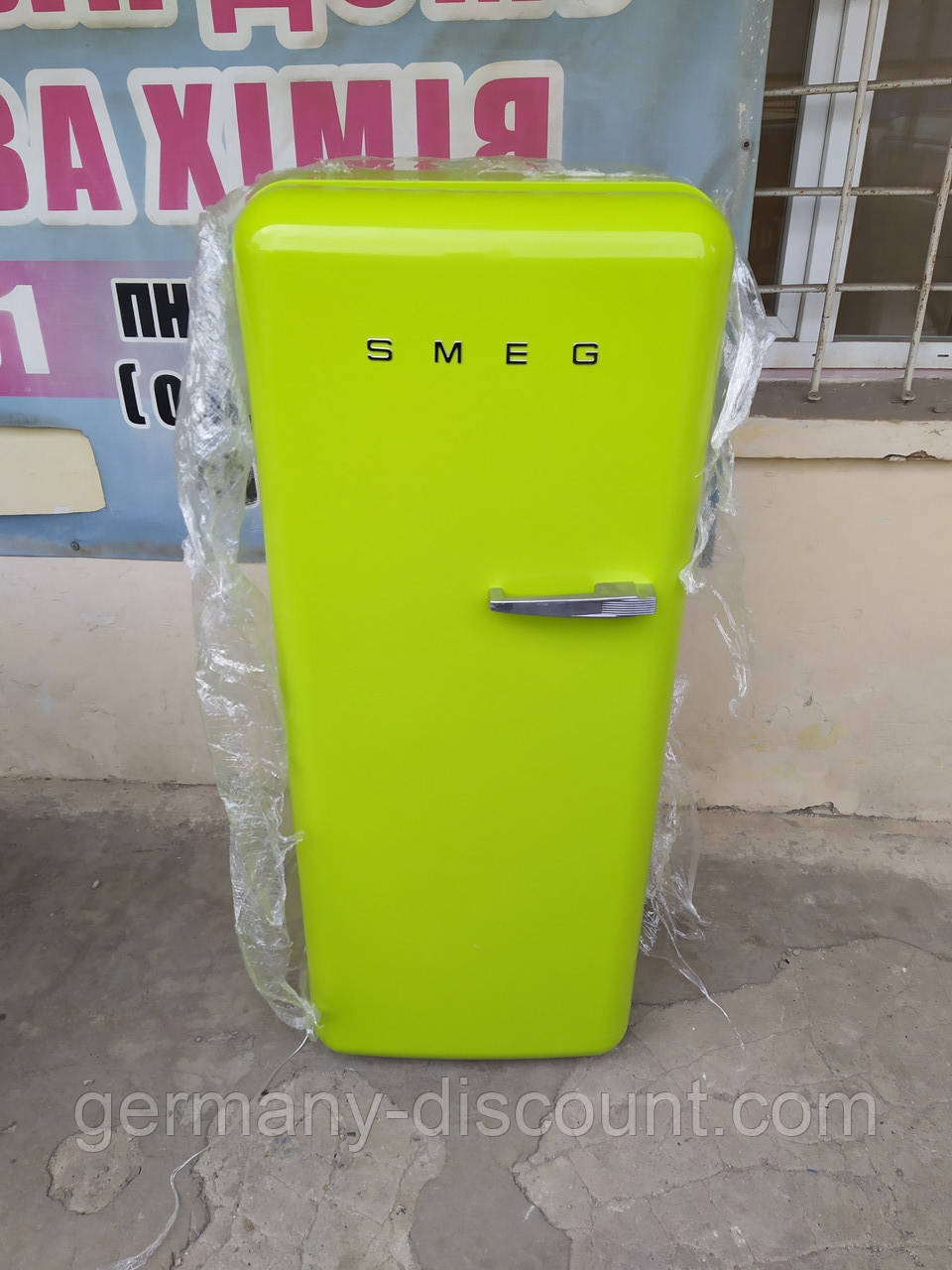 Ретро холодильник SMEG FAB28LME Лайм