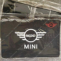 Килимок на торпедо антиковзний Mini